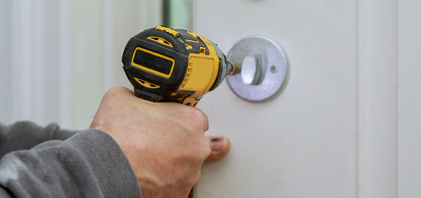 Street Locksmith For Smart Lock Repair in Orange, CA
